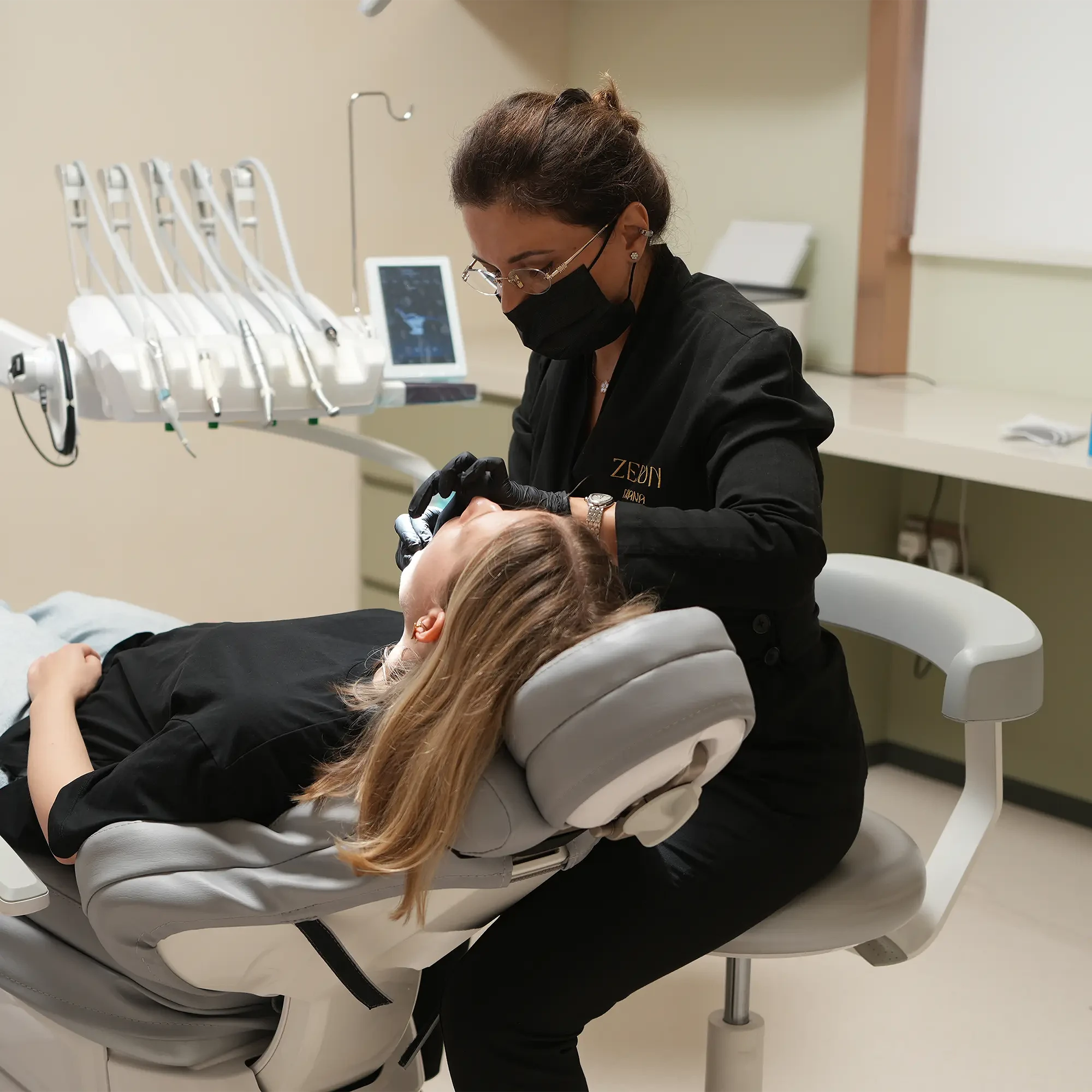 Установка мостовидного протеза с функциональной диагностикой в Zenon Dental Clinic
